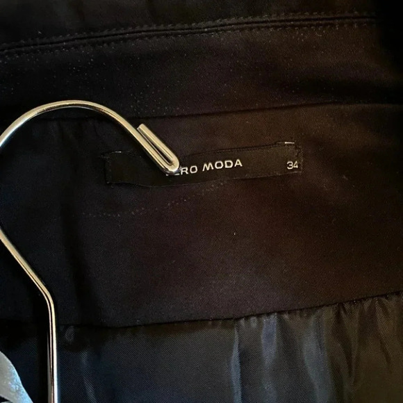 Vero Moda - Black Cropped Y2K Blazer - Picture 4 of 5